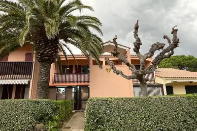 Image de Appartement cosy avec piscine et vue mer