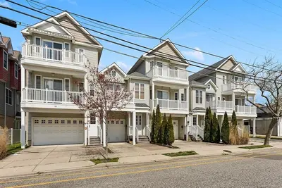 Image de 3 Br, 2 Ba, 1 Block To Beach And Boards in Ww!