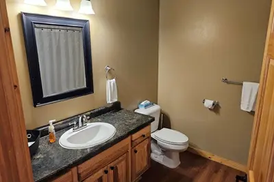 Image de Cabin 10 2 bedroom in Isle with WiFi and stunning lake views on ground floor