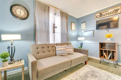 Image de Centrally Located North Little Rock Studio w/ Yard