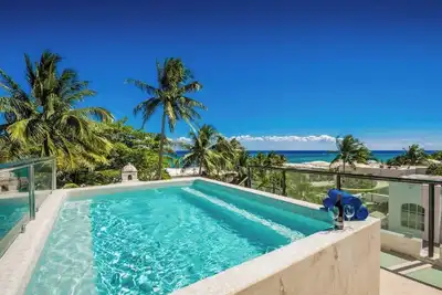 Image de Luxury House In Playacar Steps To The Beach!