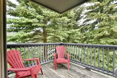 Image de Collingwood Seasonal Condo - family & dog friendly, 10min to Blue Mountain!