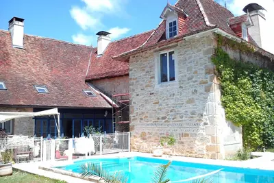 Image de Grande maison avec Piscine et salle de fĂŞtes et jacuzzi