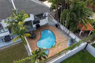 Image de August and September Sale! Private Pool, Grill, Near Coral Gables & Mia Airport
