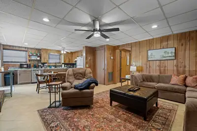 Image de Charming 2-bdr 1 bth lakeview, quiet, private apartment golf retreat in Sanford
