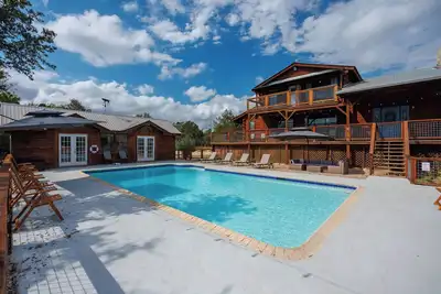 Image de Ultimate Family Retreat w/ Pool+HotTub+Adventure|Playground|Gameroom|Ev