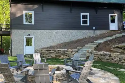 Image de High-end Asheville Retreat near Asheville and Black Mountain. Spacious, private.