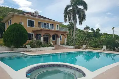 Image de Tranquil luxury villa by the seas