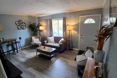 Image de Charming 2-bedroom house, quiet neighborhood, Lansing with WiFi
