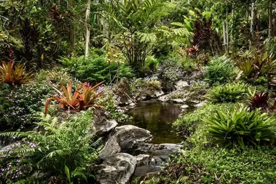 Image de Indoor-Outdoor living for three