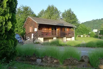 Image de Agreable Chalet Avec Trianon A Proximite Du Lac Chambon