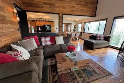 Image de Cozy 3-Bedroom Cabin W/ Fitness Room, Just 2 Blocks from Angel Fire Ski Lifts!