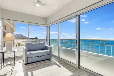 Image de Beachfront Waikiki Condos. . . Steps to the Sand! \n1-Bedroom Oceanviews. Sleeps 4.