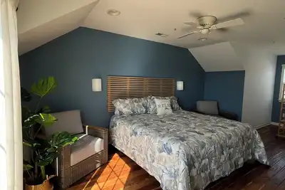 Image de 4-bedroom 3. 5 bathroom townhome w/ 2 decks, nature views, pool & fitness center