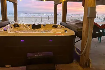 Image de Jamaica Me Happy! Ocean Front Cutie Pet Friendly. Super Clean! Wall of windows