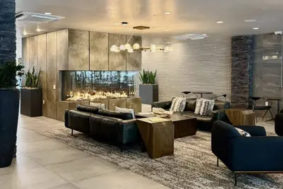 Image de Luxurious resort condo with pool, hot tub, gym, mountain views and shuttle