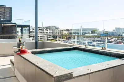 Image de Mouille Penthouse - Trois Chambres Appartement, Couchages 6
