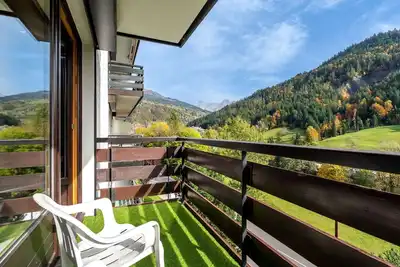 Image de Vue montagne et déco contemporaine.