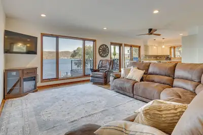 Image de Dock & Views: Waterfront Home in Wabasha!