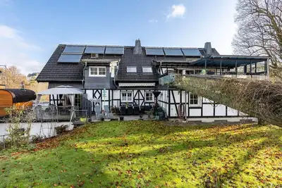 Image de Appartement \"Bergisch Resort Helle\" avec vue sur les montagnes, terrasse privée et Wi-Fi