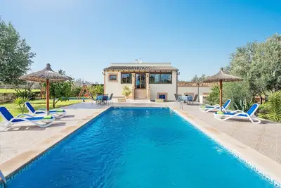 Image de Villa à Ariany avec Piscine et Jardin