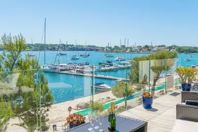 Image de Appartement ensoleillé près du port
