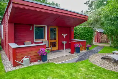 Image de Pinske, Jörn - Holiday bungalow on the lagoon - Ferienbungalow am Haff