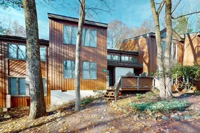 Image de Spacious house with deck, balcony, grill, Washer\/Dryer & Wifi