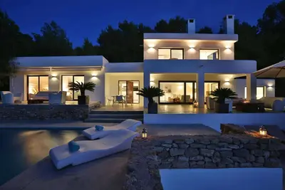 Image de Villa avec espace extérieur