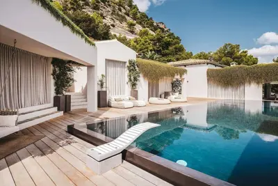 Image de Villa spacieuse avec vue imprenable