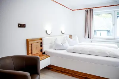 Image de Comfortable and versatile room -perfect for relaxation, work and exchange