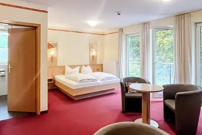 Image de Comfortable and versatile room -perfect for relaxation, work and exchange