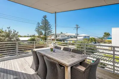 Image de Sandy Feet - Coastal Elegance in Lennox Head