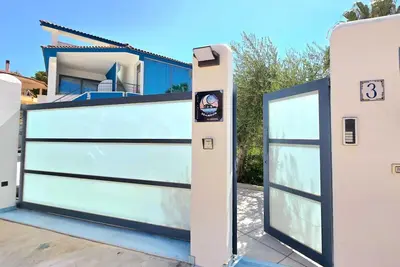Image de Scirocco a300mt from the sea SeaMoonCaseVacanze offers elegant apartment in villa