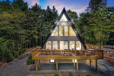Image de Apex A-Frame | Lake Access | Fire Pit | Hot Tub