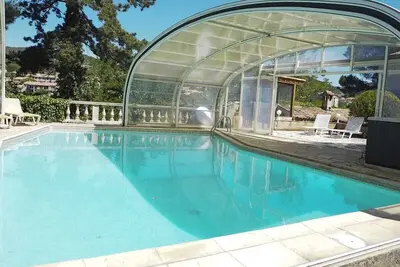 Image de Le Castellas, maison 7 couchages, parc arboré, piscine privée