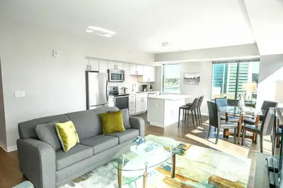 Image de Entire Apt Downtown with Gym