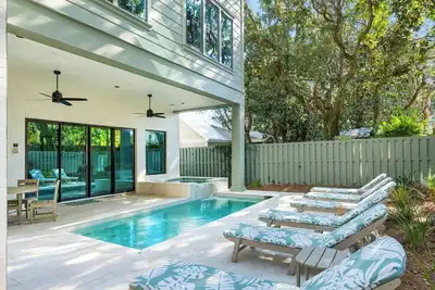Image de Shore To Have Fun|Easy Beach Access|Gulf Views|Private Pool|Game Room|Golf Cart
