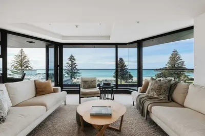 Image de Oceanfront Designer Home Sea Views, Pool and Gym