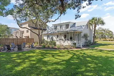 Image de Toddy Cottage located on East Beach, sleeps 10