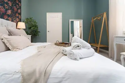 Image de Host & Stay | Round Hill Apartment