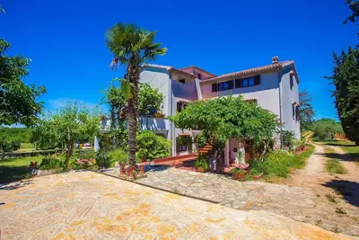 Image de Groundfloor Apartment No. 1/ Garbina