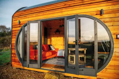 The Palm, family friendly, with hot tub in Ponsanooth