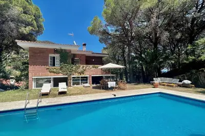 Image de Unique 12p. villa in Rosamar Costa Brava, 1 minute walk from the beach!