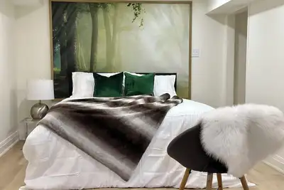 Image de Delightful Suite w/ Private Garden by The Lake!
