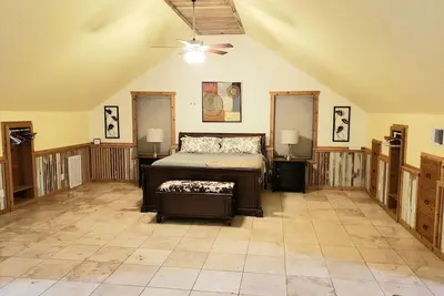 Image de Cozy King Suite with WiFi, Ac in lovely Bastrop!