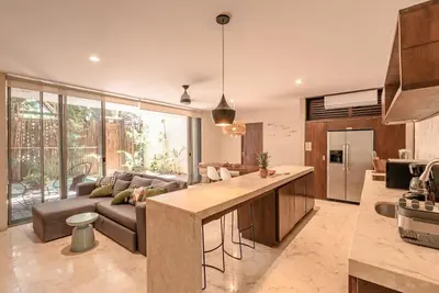 Image de CozyΔNewly Remodeled 2BRΔBeachPassΔPrimeLocationΔ