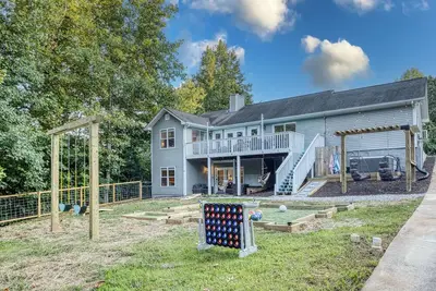 Lakefront, Boat Dock, Game Room, Backyard Oasis