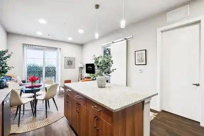 Image de Charming 1-bedroom apartment with WiFi, fitness room in vibrant Fort Worth