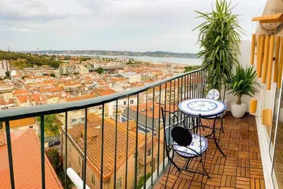 Image de Chambre Double de luxe avec Balcon et sublime Vue sur le Tage
